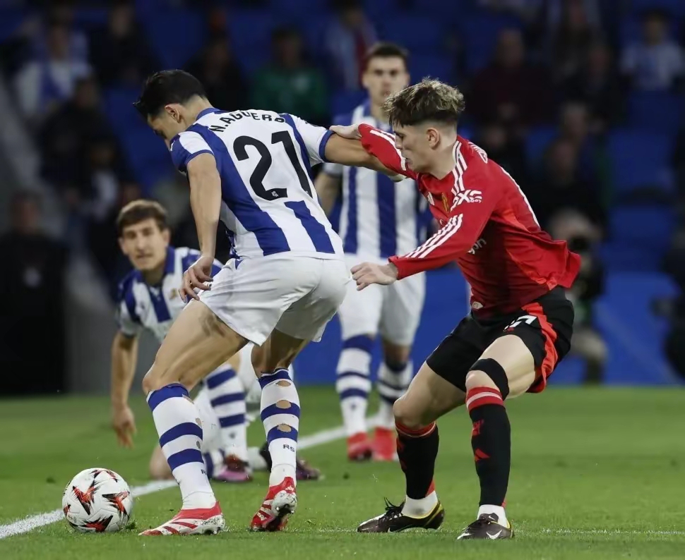 包含欧联倒计时，皇家社会赛后篮板制胜，细节引发关注，话题不断，训练强度明显提升的词条-3377体育